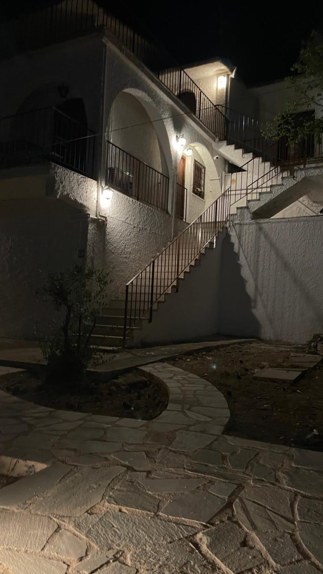 Zenso Studios Tolón Dış mekan fotoğraf