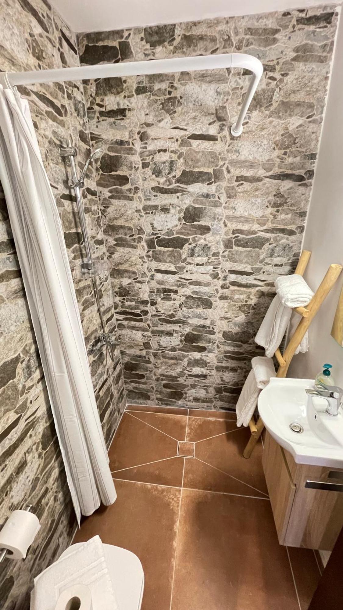 Zenso Studios Tolón Dış mekan fotoğraf