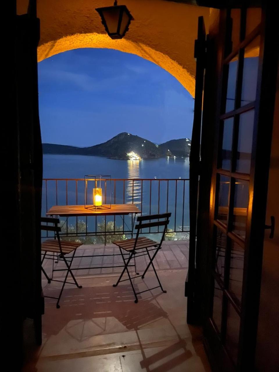 Zenso Studios Tolón Dış mekan fotoğraf